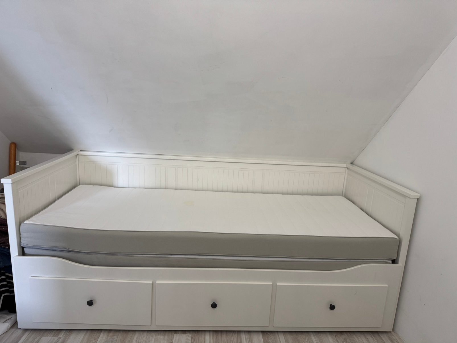 HEMNES Bedbank met 3 lades, Huis en Inrichting, Slaapkamer | Bedden, Ophalen, Eenpersoons, Wit, Zo goed als nieuw