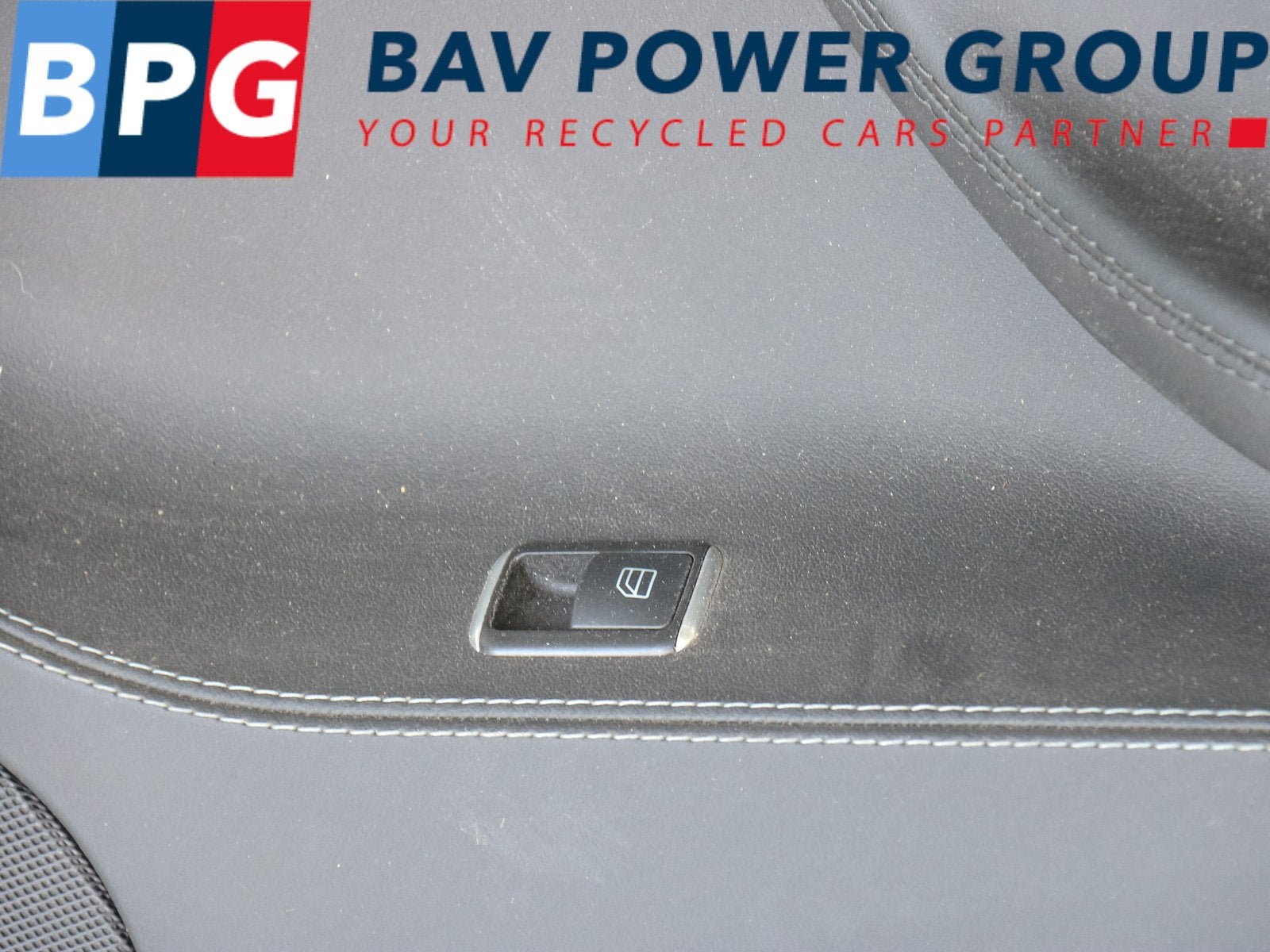 PORTIERBEKLEDING RECHTS ACHTER Tesla Model S (1008133-00-D), Auto-onderdelen, Germany_Sales@tesla.com, Gebruikt, Overige automerken