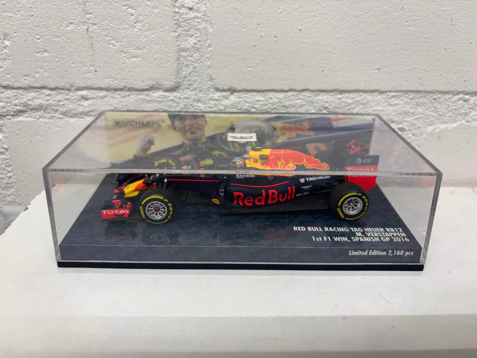 Max verstappen RB12 1ste win spanje 2016 1:43 model, Ophalen of Verzenden, Zo goed als nieuw, Auto, Overige merken