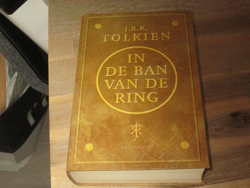 J.R.R. Tolkien in de ban van de ring (triologie hardcover), Ophalen of Verzenden, Zo goed als nieuw