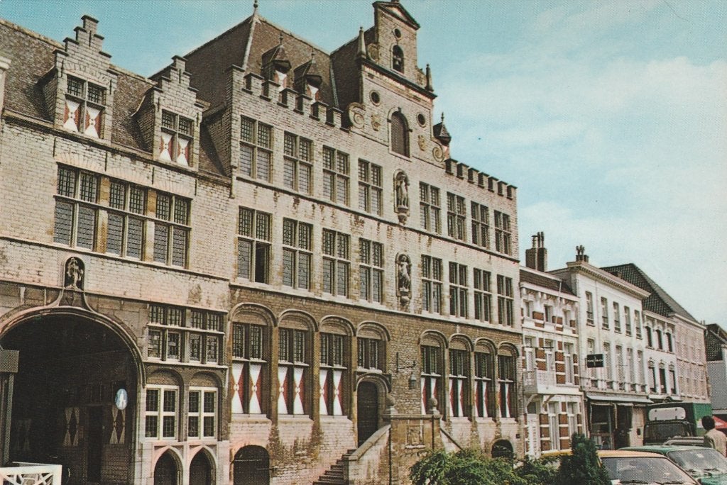 BERGEN OP ZOOM Markt met Stadhuis, Verzamelen, Ansichtkaarten | Nederland, Verzenden, 1980 tot heden, Ongelopen, Noord-Brabant