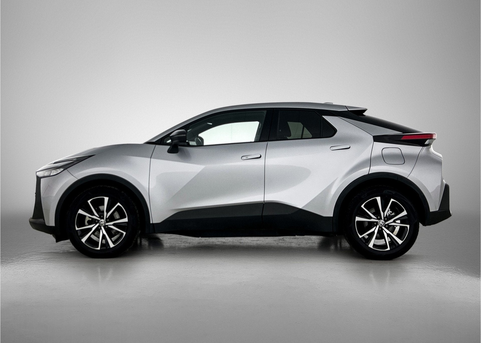 Toyota C-HR 2.0 Plug-in Hybrid 220 Dynamic | BTW | Dealerond, Auto's, Stof, 4 cilinders, Bedrijf, Grijs