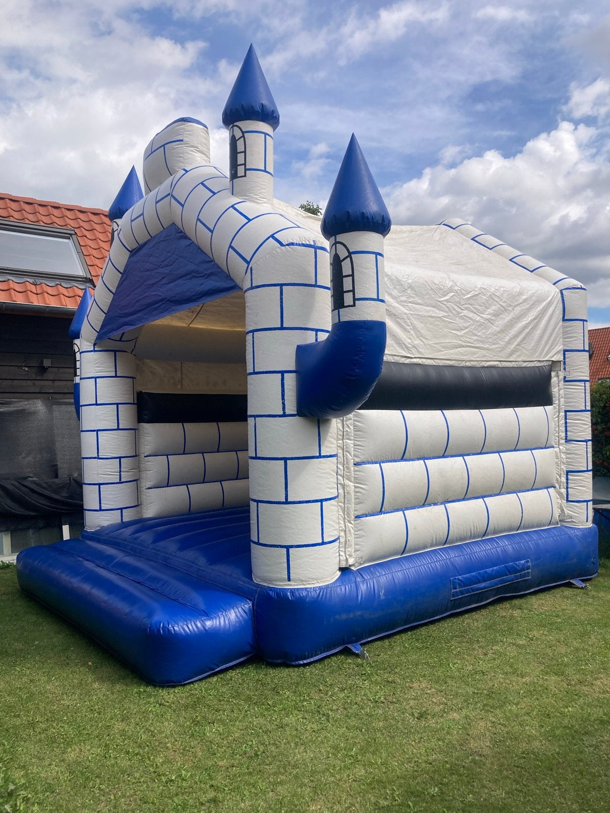 Springkussen Kasteel - Blauw/Wit, te huur, Hobby en Vrije tijd, Feestartikelen | Verhuur, Ophalen of Verzenden, Gebruikt, Overige