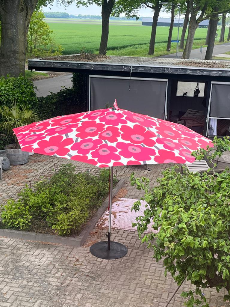 Fatboy Flowerpowersol Marimekko parasol met voet, Tuin en Terras, Ophalen, Gebruikt, 2 tot 3 meter, Stokparasol