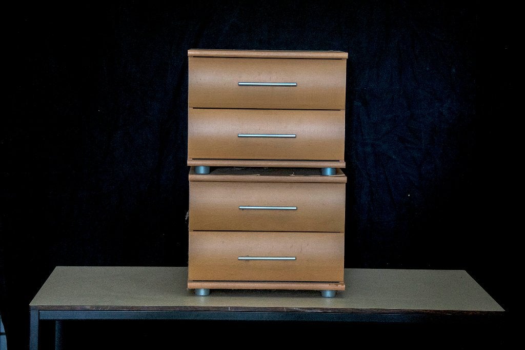 2 nachtkastjes, Huis en Inrichting, Ophalen, Gebruikt, Minder dan 45 cm, 55 tot 70 cm