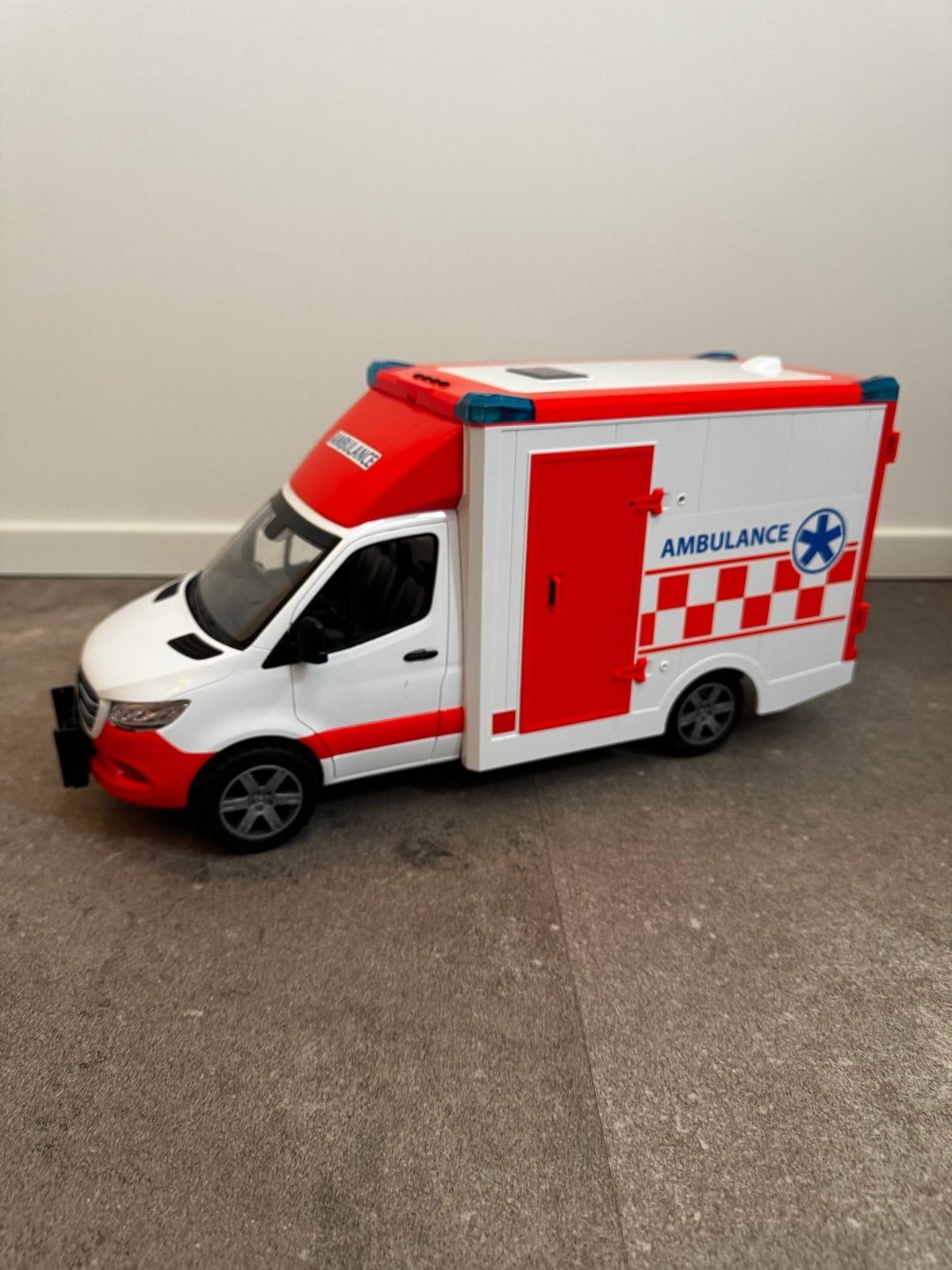Bruder ambulance - Zo goed als nieuw en compleet, Ophalen of Verzenden, Zo goed als nieuw