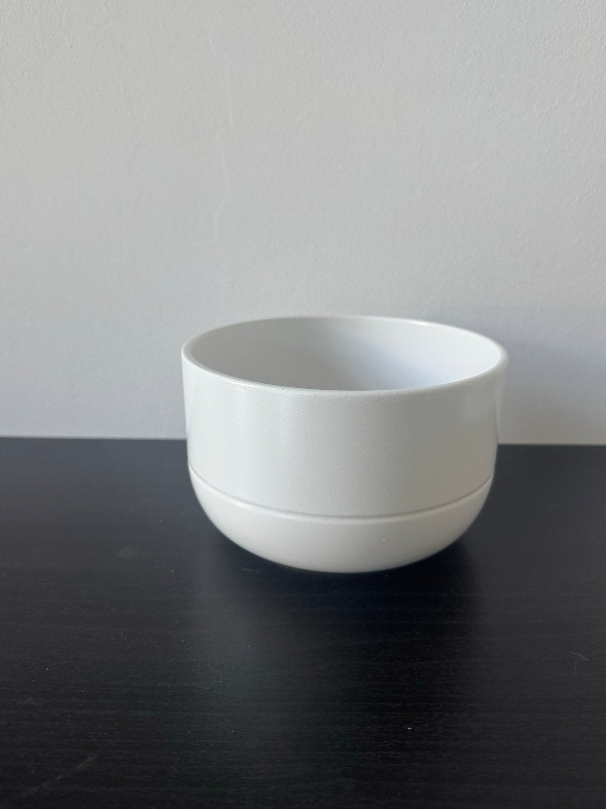 Witte bloempot van IKEA, zo goed als nieuw, Kunststof, Rond, Binnen, Ophalen of Verzenden