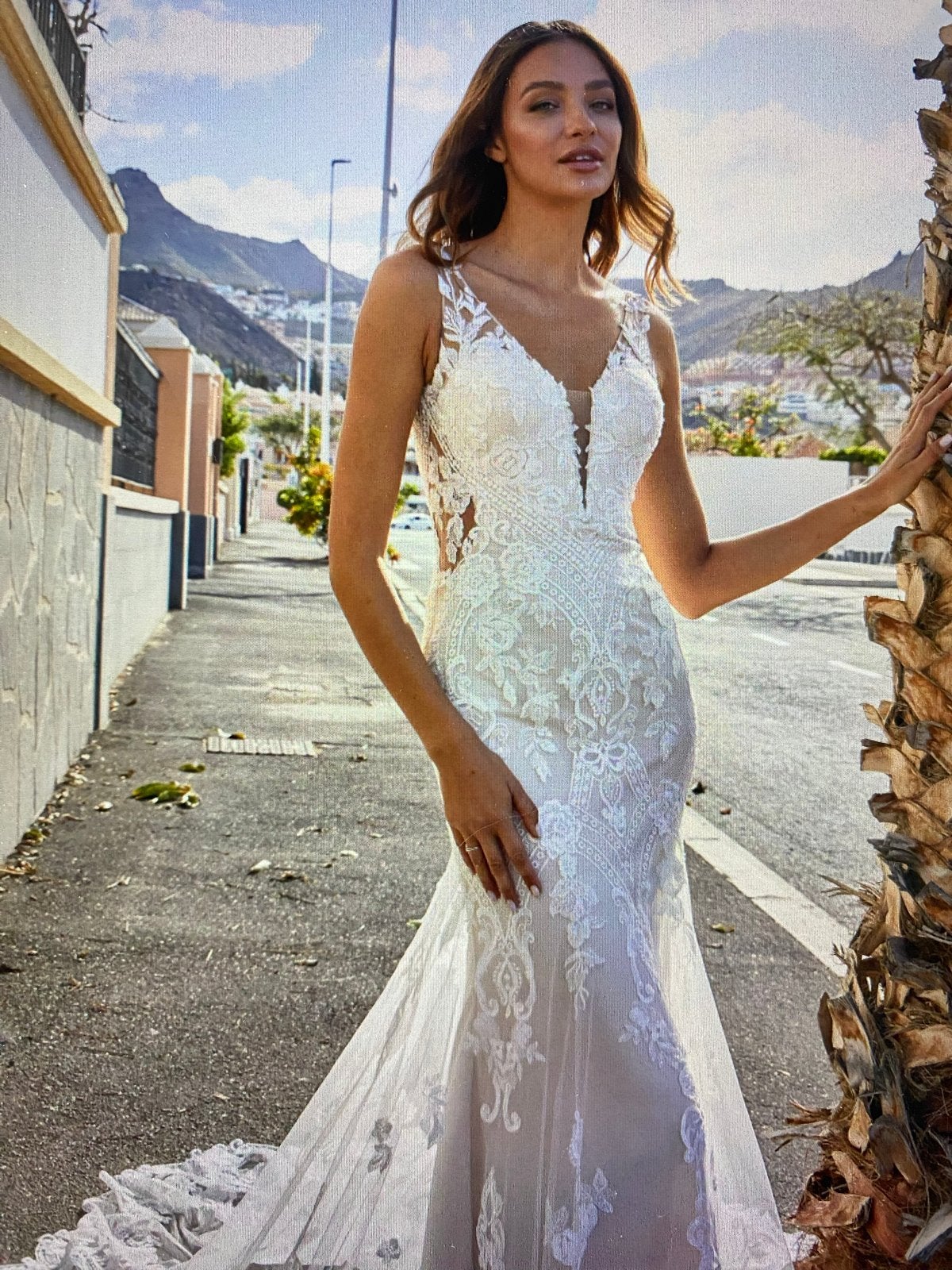 Diane Legrand trouwjurk - Elegante pasvorm voor een droombru, Ophalen, Nieuw, Wit, Trouwjurk