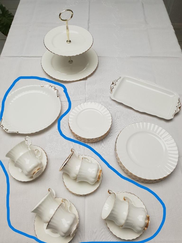 porselein servies, Ophalen of Verzenden, Zo goed als nieuw, Effen, Kop(pen) en/of Schotel(s)