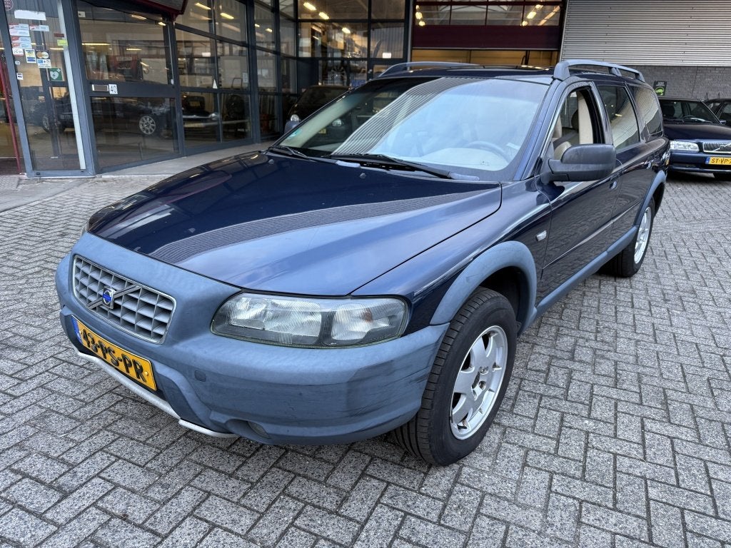 Volvo XC70 2.5 T Comfort Line (bj 2002, automaat), Automaat, Blauw, XC70, 2521 cc