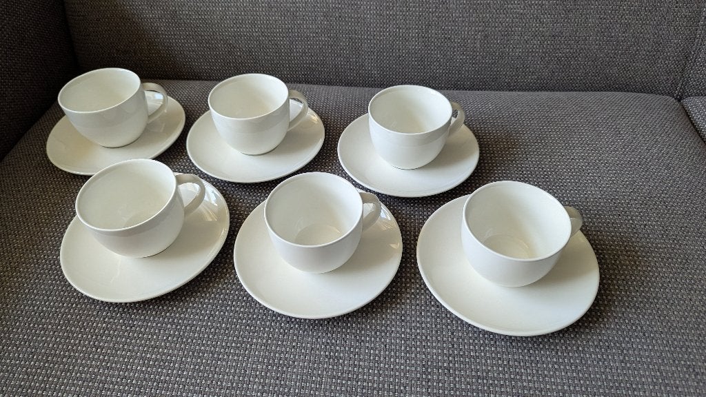 VT wonen vtwonen cappuccino mok met schotel 6 stuks, Ophalen of Verzenden, Zo goed als nieuw, Overige stijlen, Kop(pen) en/of Schotel(s)