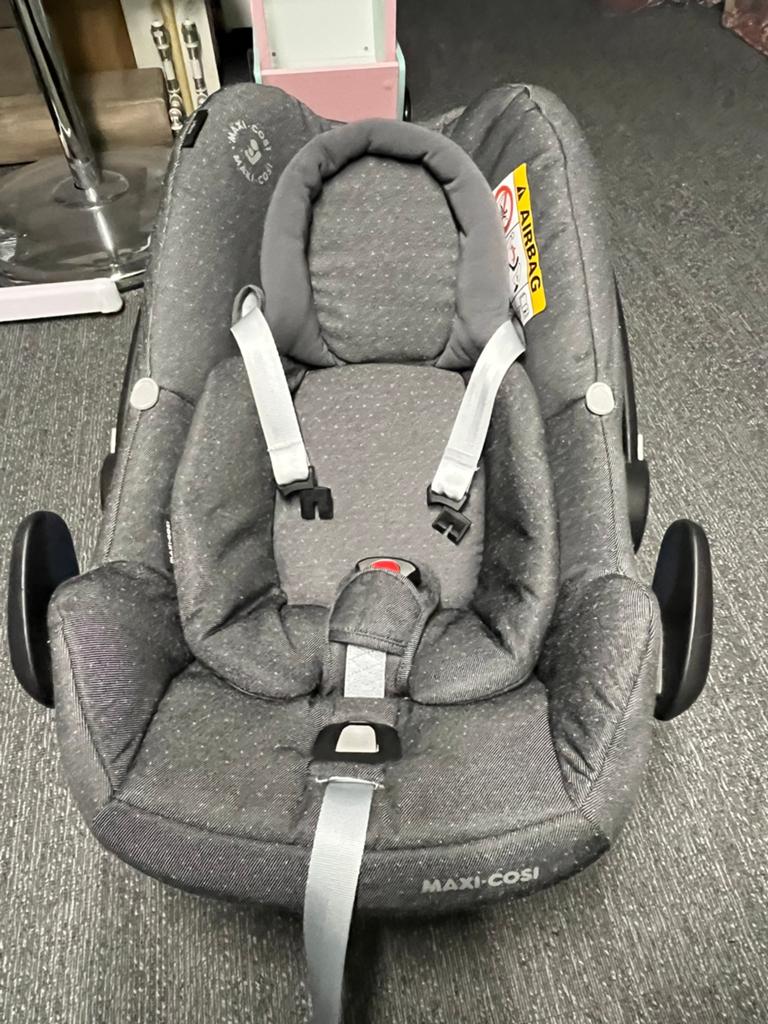Maxicosi pebble sparkling grey, Ophalen, Autogordel of Isofix, Zo goed als nieuw, 0 t/m 13 kg