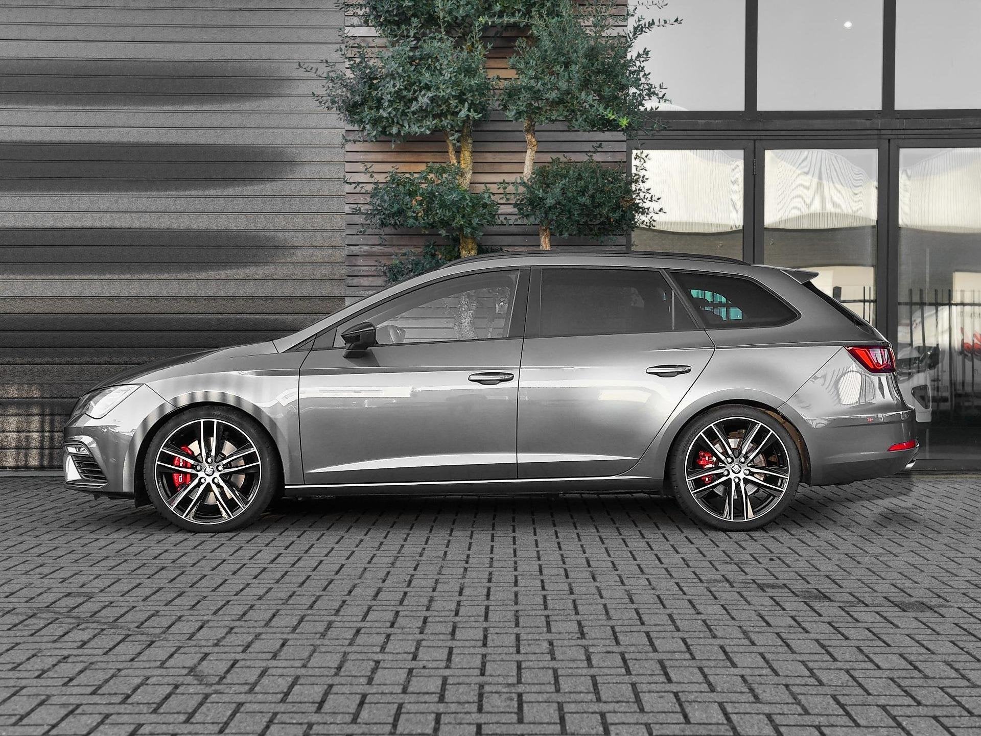 SEAT Leon ST 2.0 TSI 4DRIVE CUPRA Schaalstoelen Pano Camera, Auto's, Automaat, 15 km/l, Gebruikt, 4 cilinders