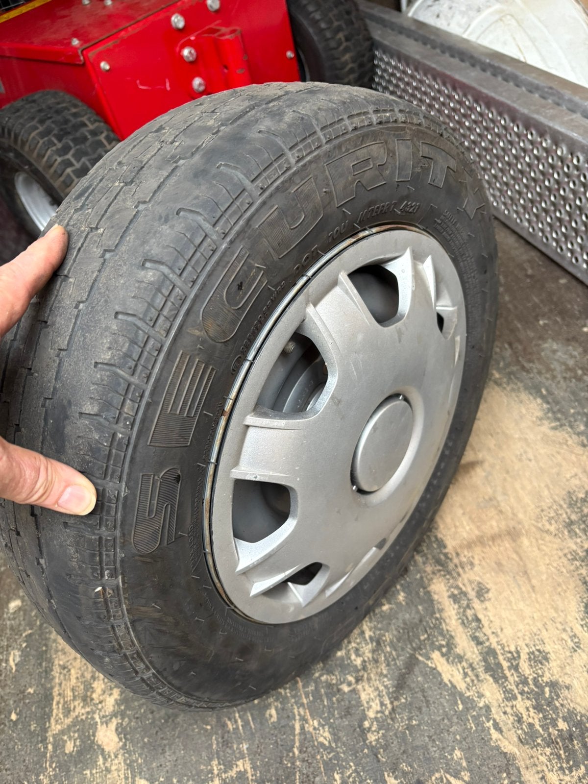 6 hogedruk banden op stalen velg., 155 mm, 13 inch, Ophalen of Verzenden, Band(en)