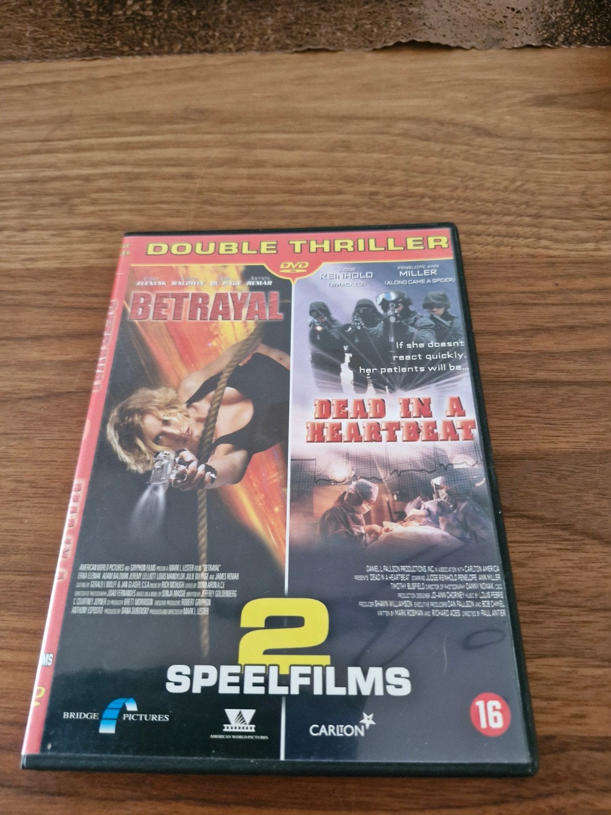 DVD Double Thriller: Betrayal & Dead in a Heartbeat, Vanaf 16 jaar, Nederlands, Actiethriller, Ophalen of Verzenden