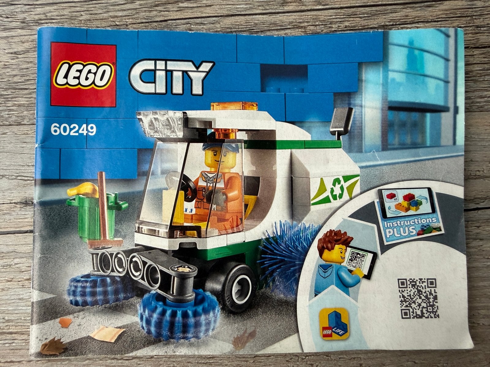 Lego City 60249 Veegwagen, Ophalen of Verzenden, Gebruikt