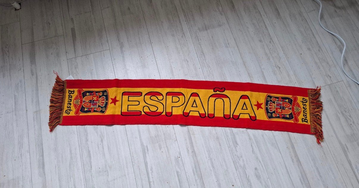 Spanje sjaal, Ophalen of Verzenden, Zo goed als nieuw, Buitenlandse clubs, Vaantje of Sjaal