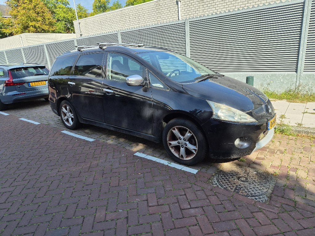 Mitsubishi Grandis 2.4 Mivec 7 AUT 2009 Zwart