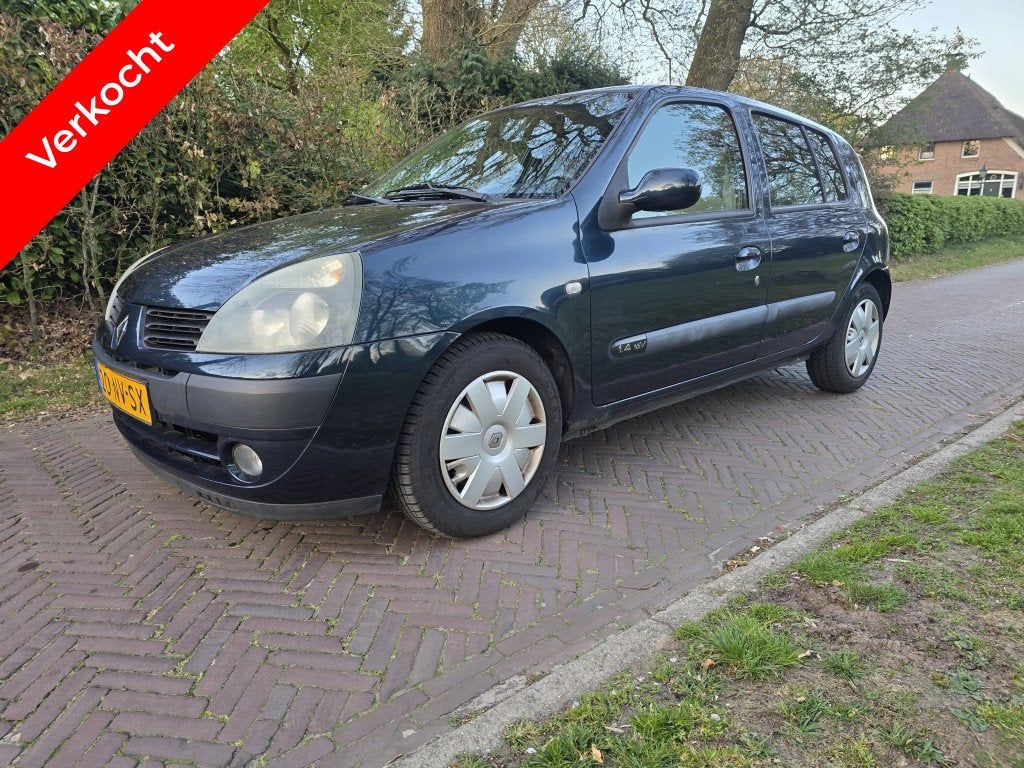 Renault Clio 1.4-16V Dynam.Luxe (bj 2004), Auto's, 4 cilinders, Handgeschakeld, 1390 cc, Metallic lak