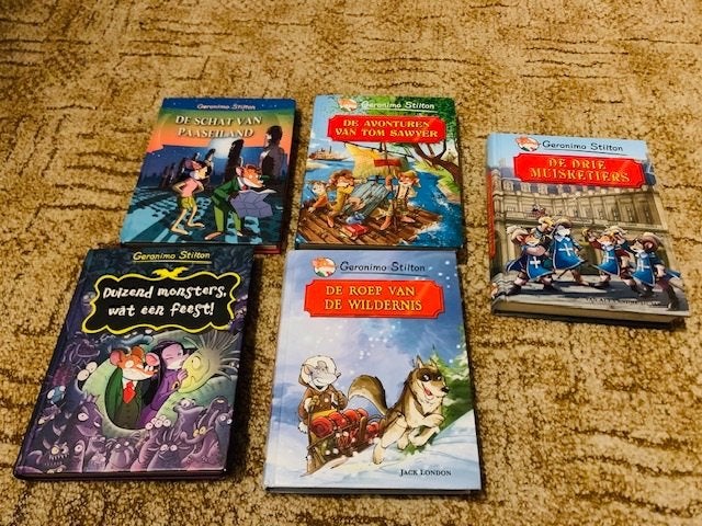 Geronimo Stilton de schat van paaseiland, de avonturen van t, Boeken, Ophalen of Verzenden, Gelezen