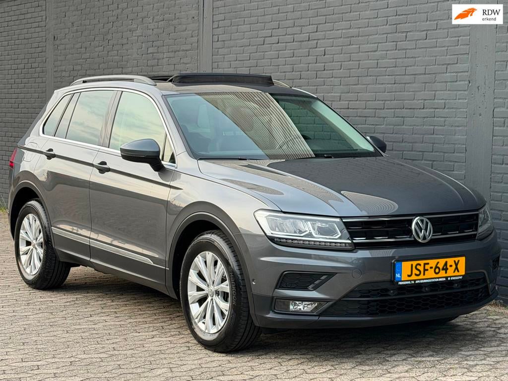 Volkswagen TIGUAN 1.5 TSI ACT Highline LEER PANO NAVI CAMERA, Auto's, 4 cilinders, 150 pk, Leder, Bedrijf