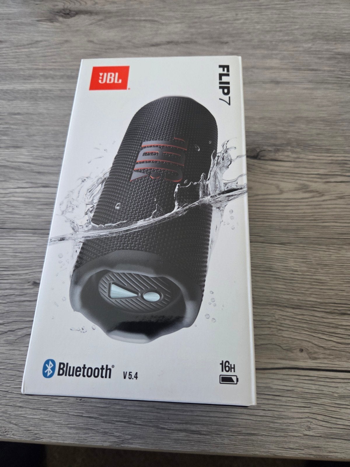 Foto 2 van Gloednieuwe JBL Flip 7