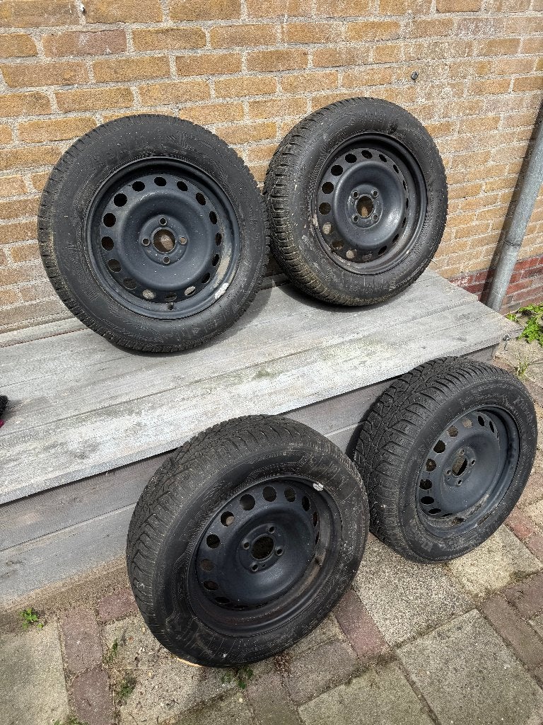 Set 4 autobanden (185 / 65 / R15), Auto-onderdelen, Banden en Velgen, Ophalen, Gebruikt, 15 inch, Banden en Velgen