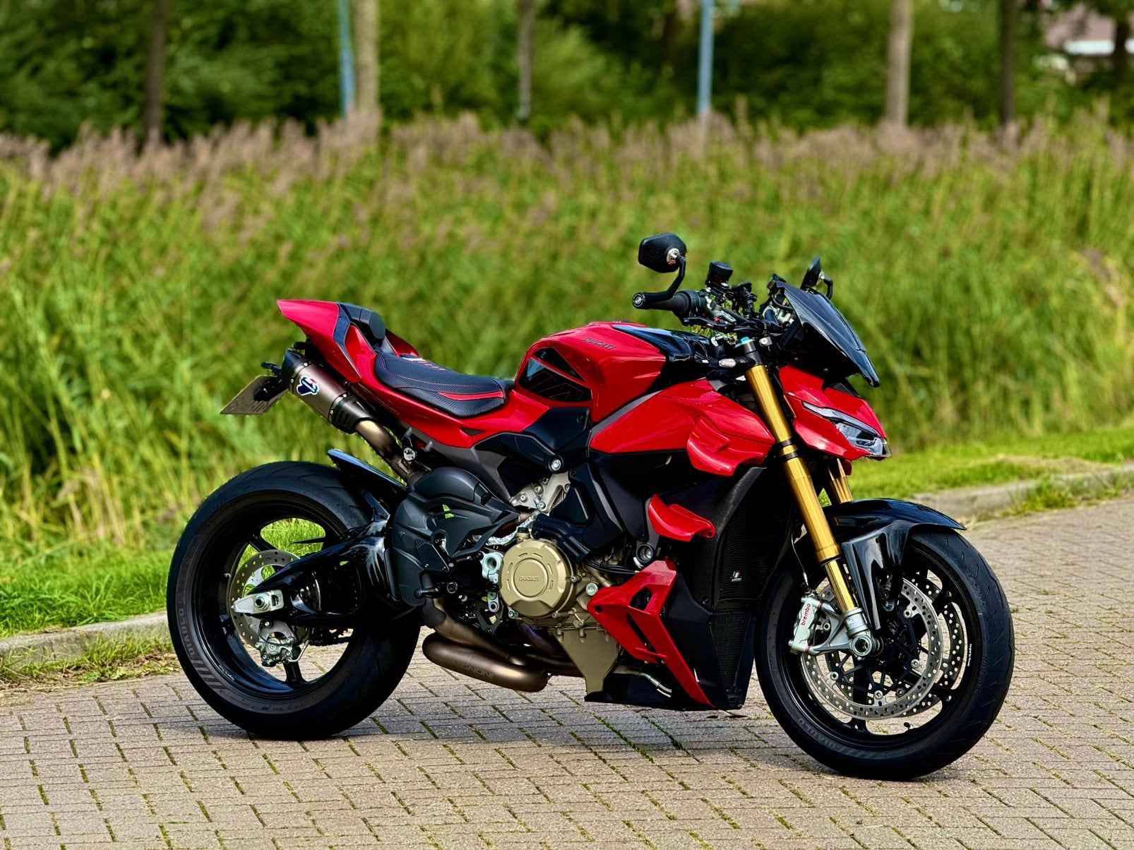 Foto 2 van Ducati StreetFighter V4 S - “Nieuwstaat”  slechts 7776 km