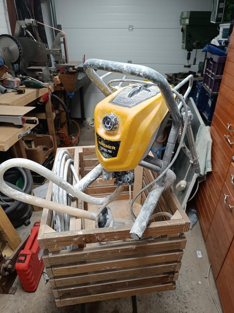 Wagner hea 250 airless verfspuit te huur, Doe-het-zelf en Verbouw, Schildersmaterialen, Verfspuit of Verfpomp, Ophalen