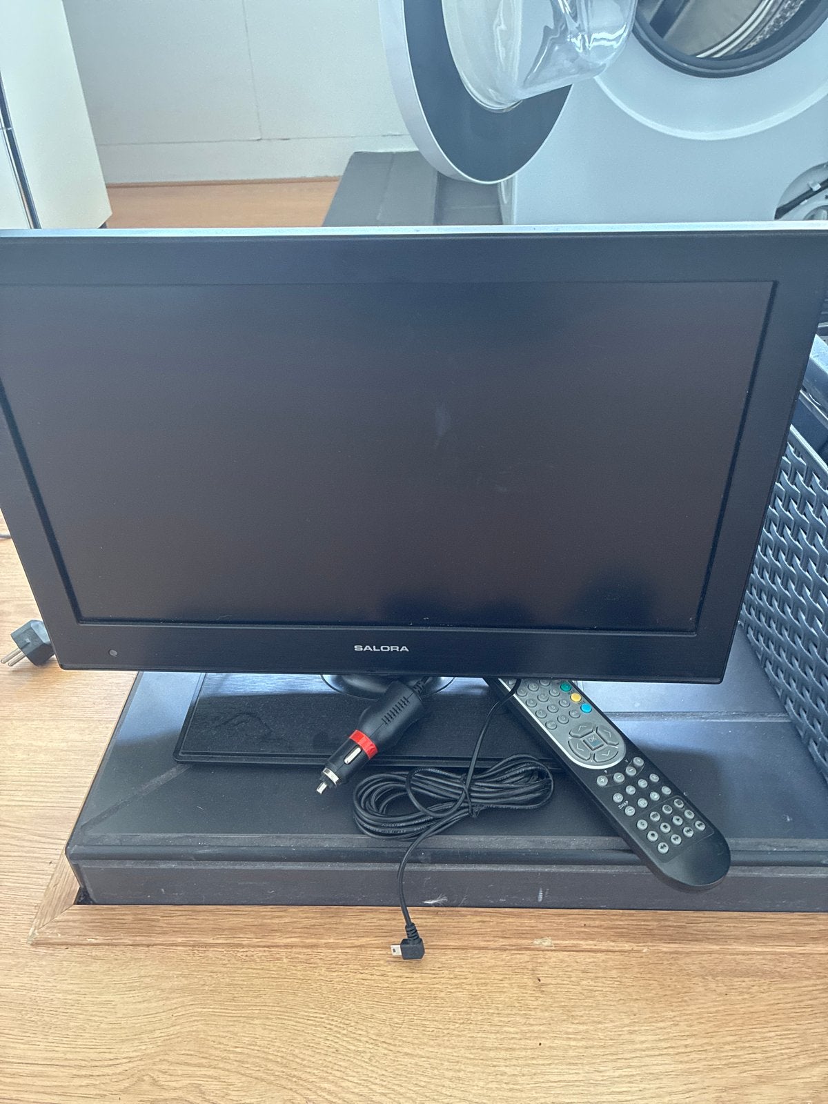 12 voltt Salora TV met ingebouwde DVD en afstandsbediening, Audio, Tv en Foto, Gebruikt, Minder dan 40 cm, Ophalen, Overige merken