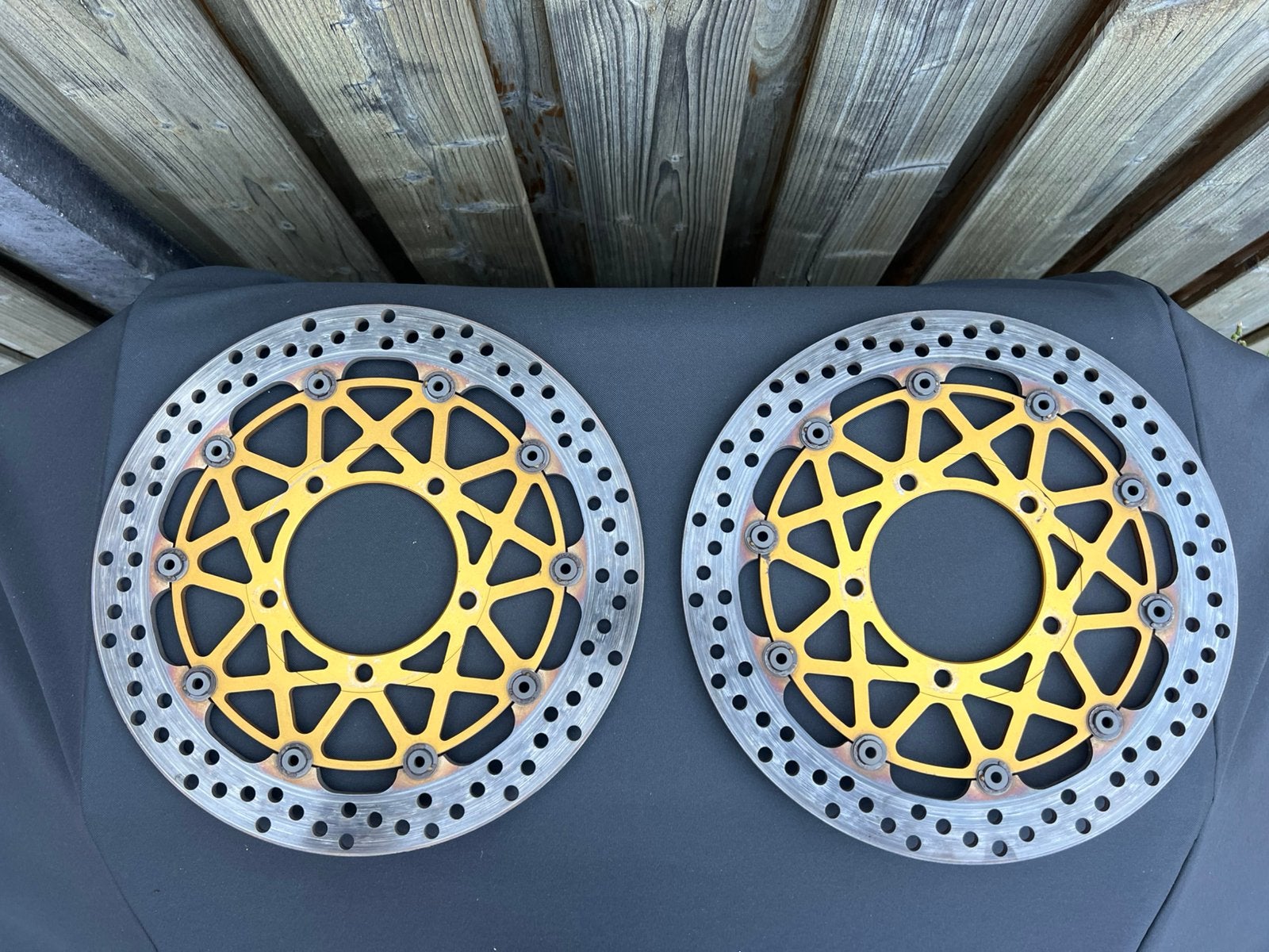 Brembo HPK remschijven Suzuki GSX-R, Ophalen