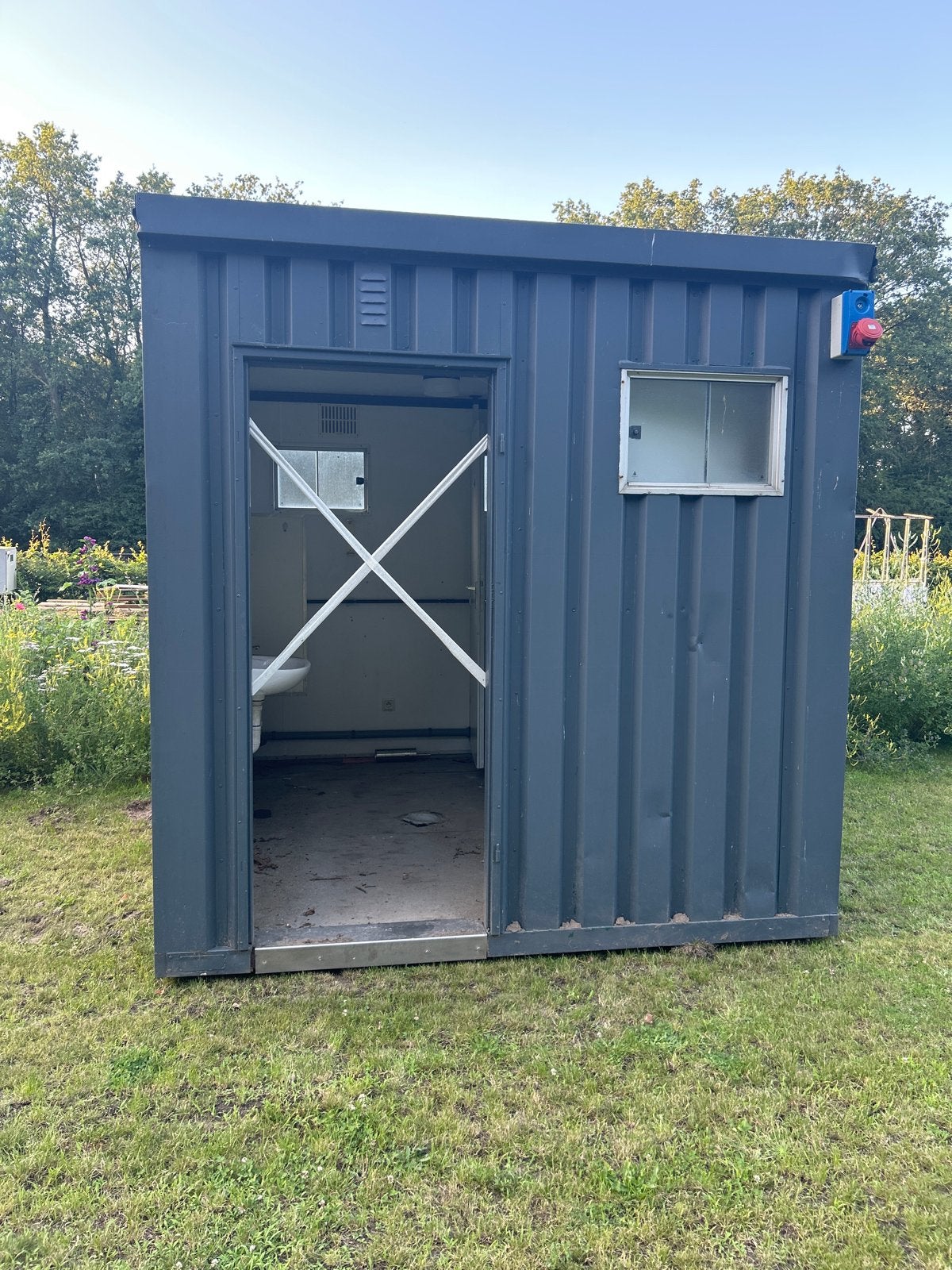 WC unit in container - 2 toiletten, 1 urinoir, 2 wasbakken, Ophalen, Gebruikt, Toilet