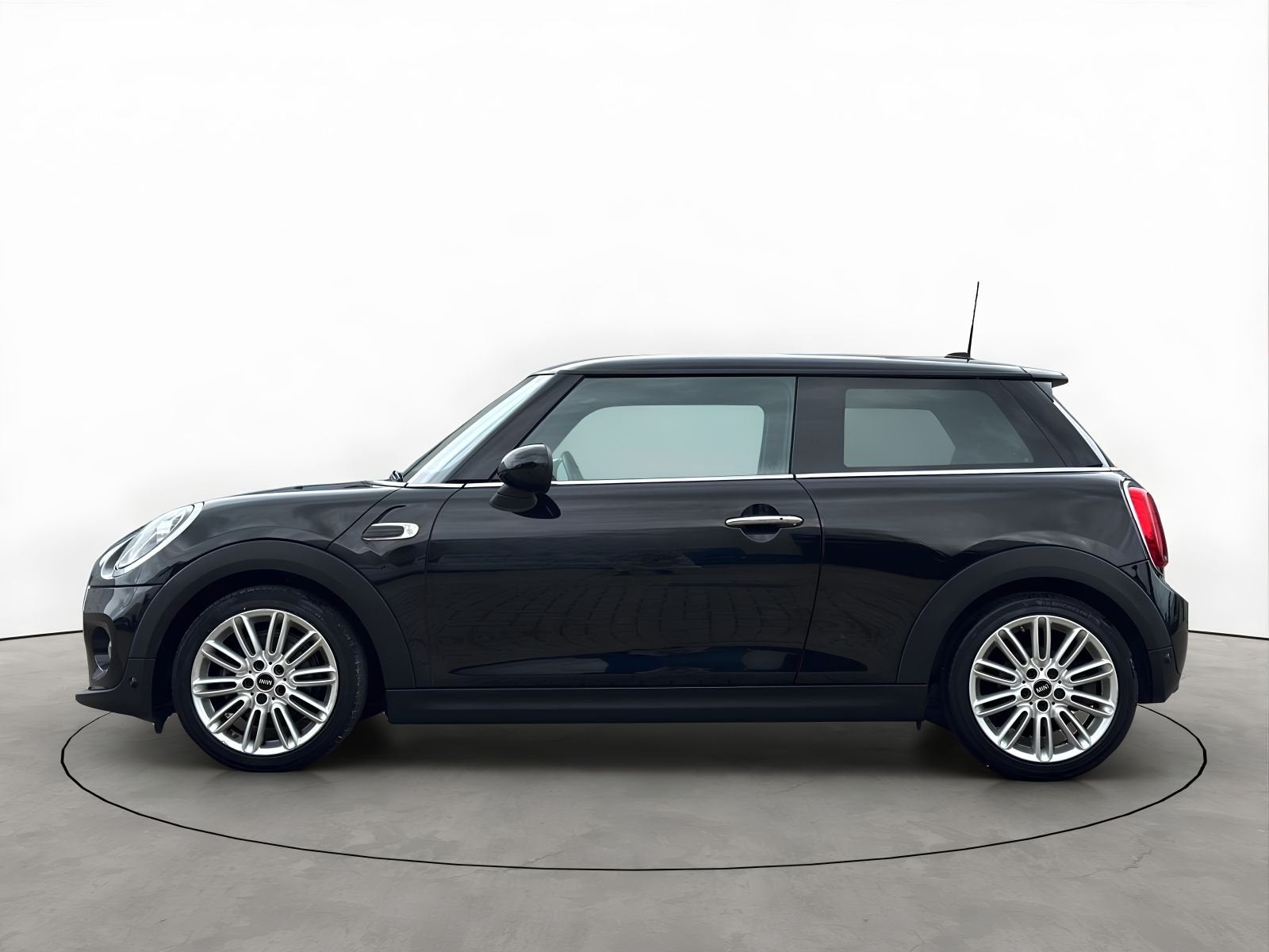 MINI 3-deurs 1.5 Cooper 136PK Chili Apple-Carplay Leer LED, Auto's, Dealer onderhouden, 136 pk, Gebruikt, 4 stoelen