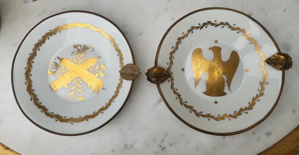 Twee empire porseleinen bordjes met vergulde decoratie, Ophalen of Verzenden
