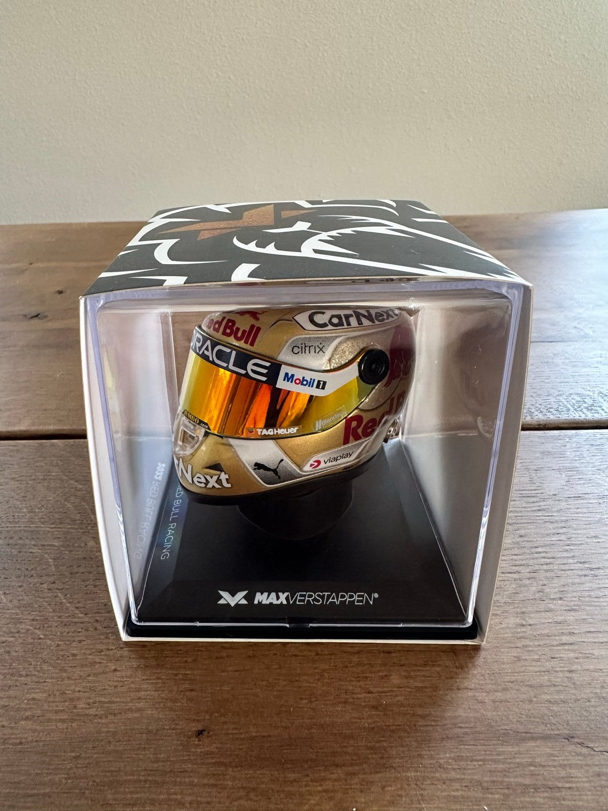 Max Verstappen helm schaal 1:4 - Wereldkampioen 2022, Ophalen of Verzenden, Nieuw