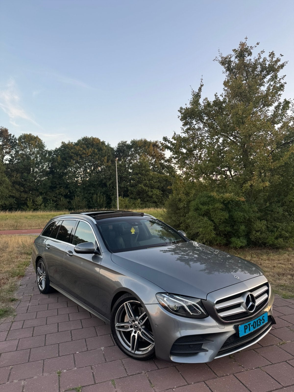 Mercedes-Benz E-Klasse E200 d Amg 150pk 2017 Grijs taxiklaar, Auto's, Automaat, Achterwielaandrijving, Origineel Nederlands, Stationwagon
