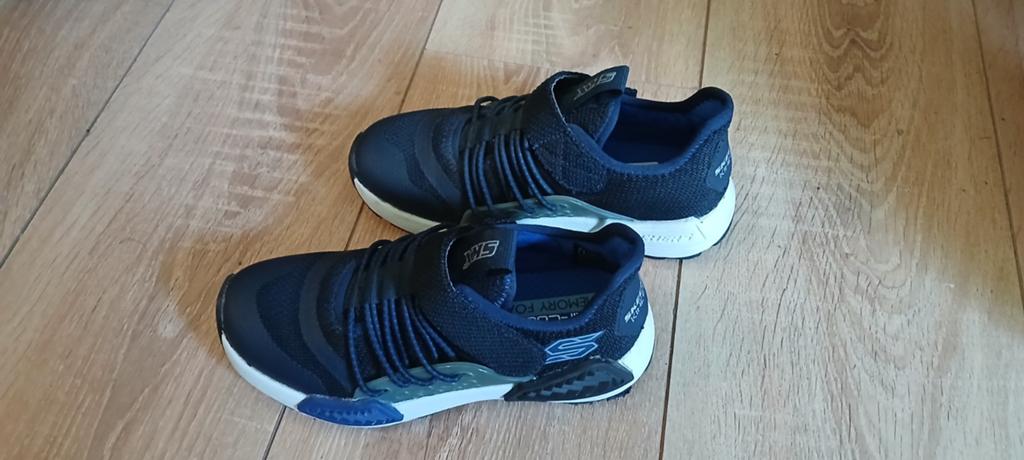 Nieuwe Skechers kinderschoenen maat 32, Kinderen en Baby's, Kinderkleding | Schoenen en Sokken, Schoenen, Nieuw, Jongen, Skechers