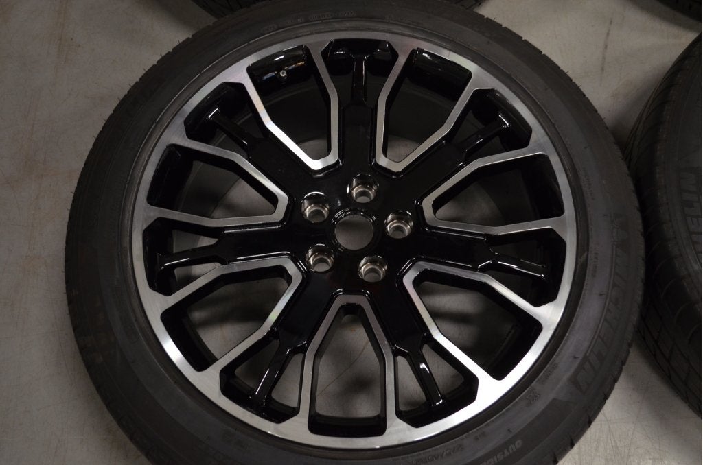 21" Range Rover L405 Velgen 5x120 + Zomerbanden + TPMS, Auto-onderdelen, Niet ingevuld, 275 mm, Banden en Velgen, Niet ingevuld