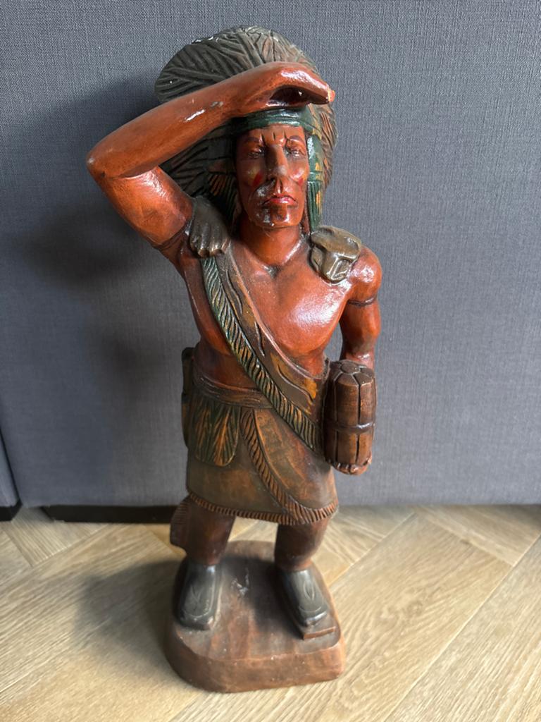 Houten standbeeld indiaan, Ophalen