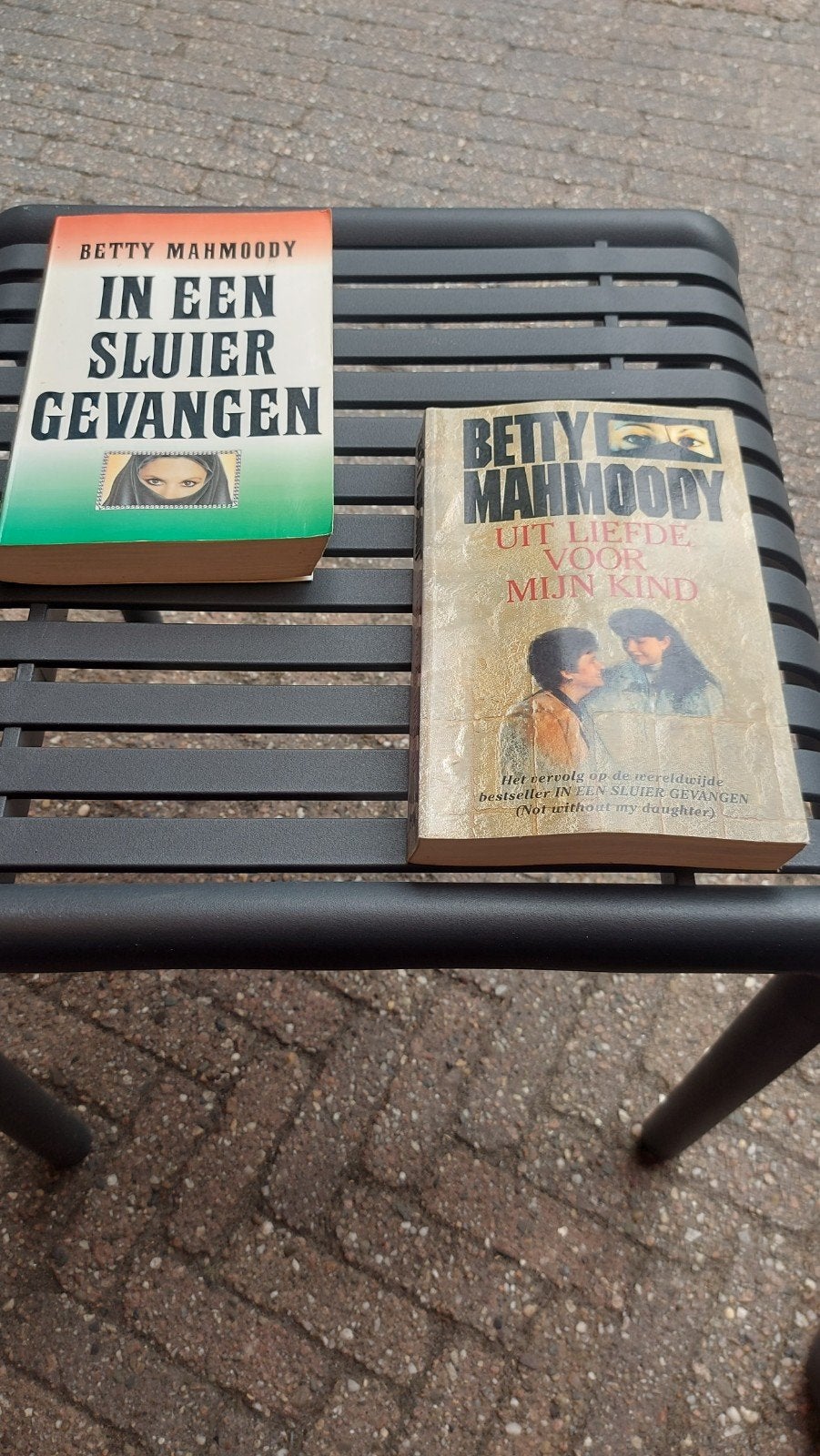Betty Mahmoody: In een sluier gevangen & Uit liefde voor mij, Boeken, Ophalen of Verzenden, Gelezen, Betty Mahmoody, Overige