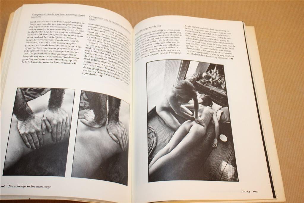 Sensuele Massage — Technieken & Foto's [1974], Verzenden, Gelezen, Overige onderwerpen, Achtergrond en Informatie