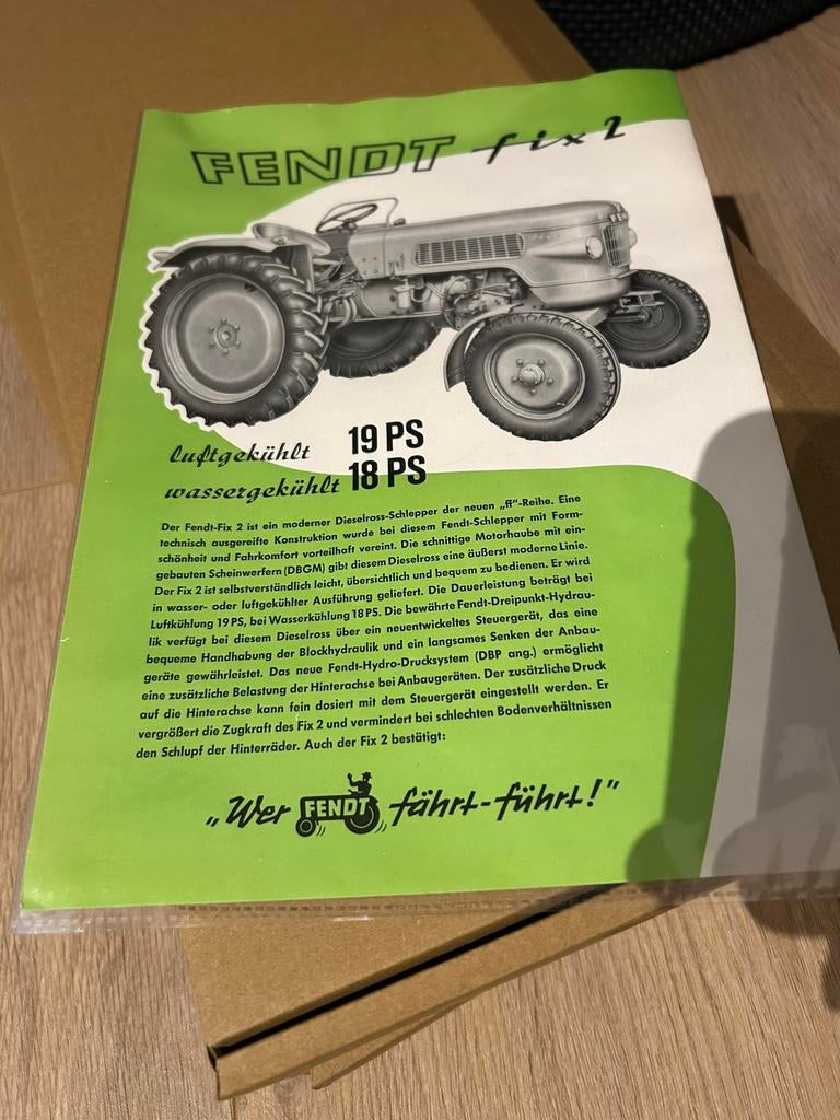 Fendt fix 2 folder, Ophalen of Verzenden, Zo goed als nieuw