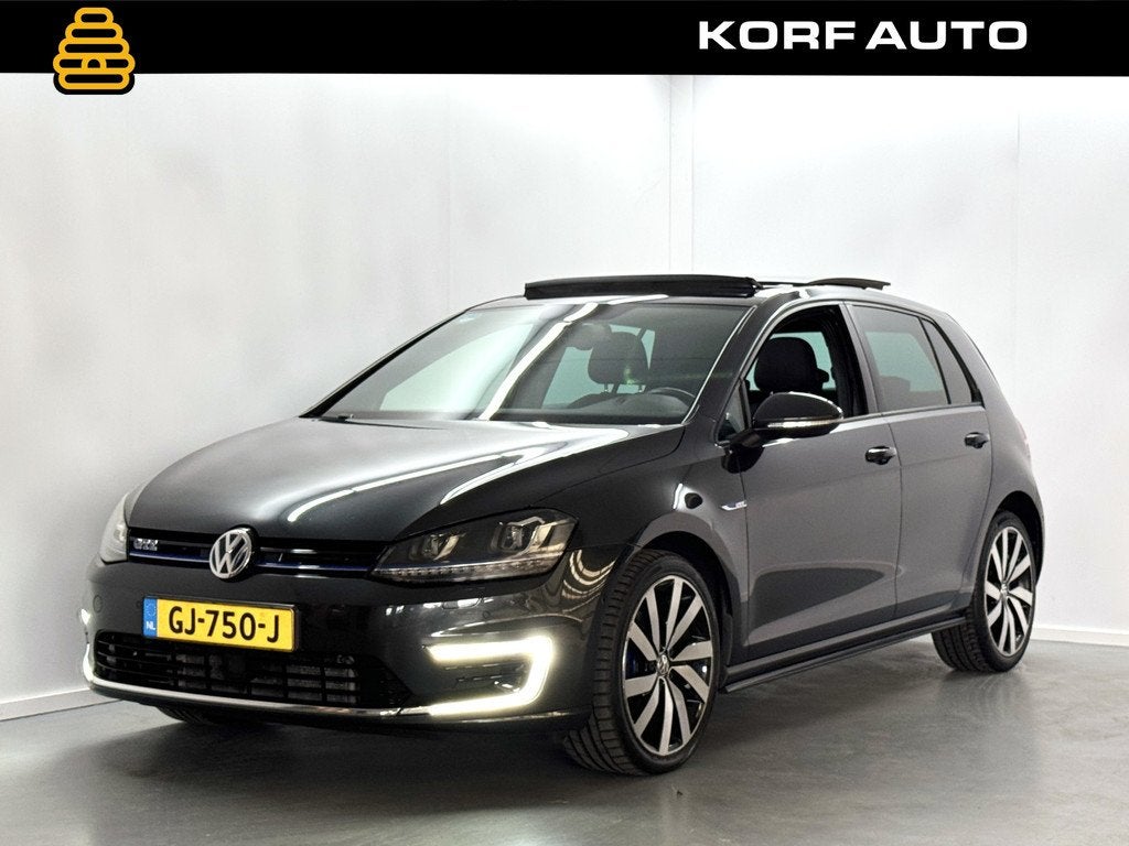 Volkswagen Golf 1.4 TSI GTE / Pano / Stoelverwarming / ACC, Auto's, Volkswagen, Stof, Gebruikt, 4 cilinders, Origineel Nederlands