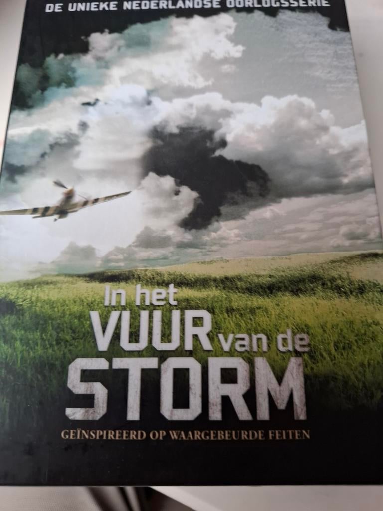In het vuur van de storm, Vanaf 16 jaar, Ophalen of Verzenden, Zo goed als nieuw