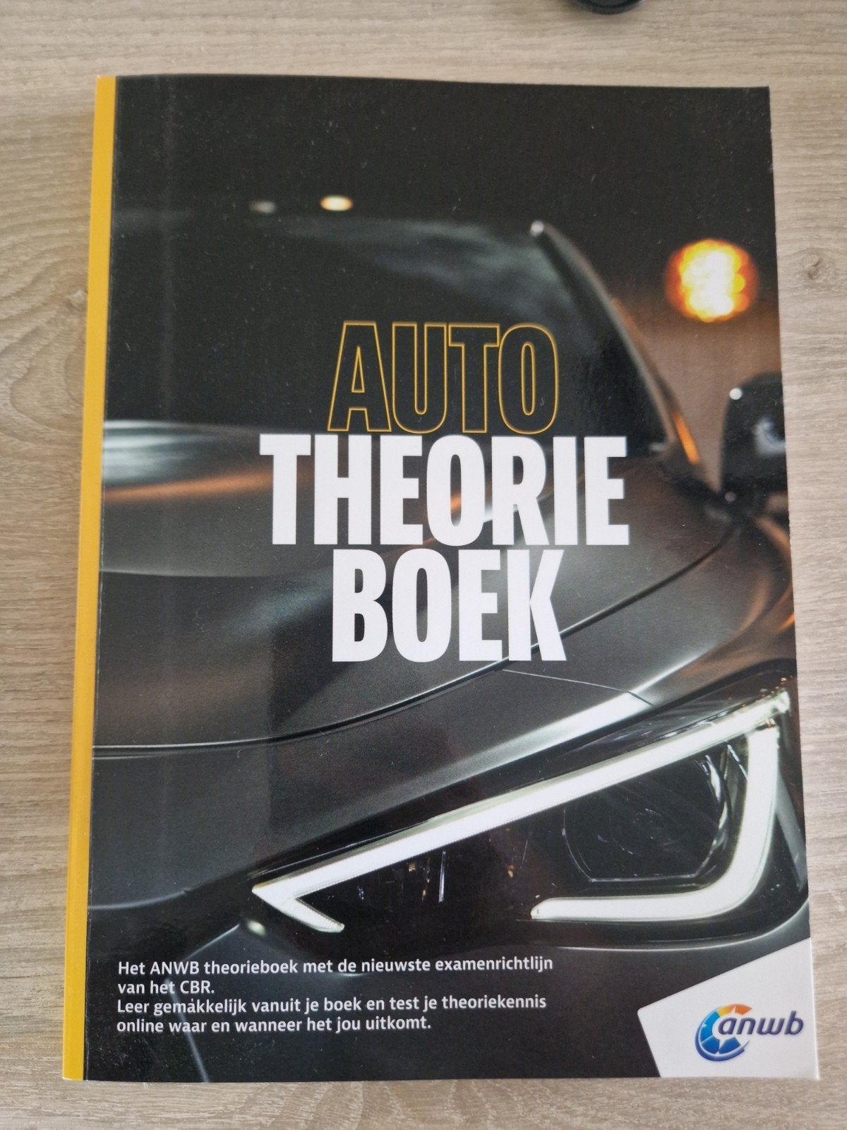 Theorieboek auto (B) nieuwe versie., Ophalen of Verzenden, Zo goed als nieuw, Algemeen