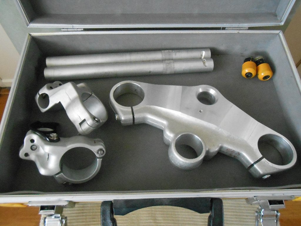 Triumph T595 Daytona clip-on set met kroonplaat, Motoren, Ophalen of Verzenden, Gebruikt