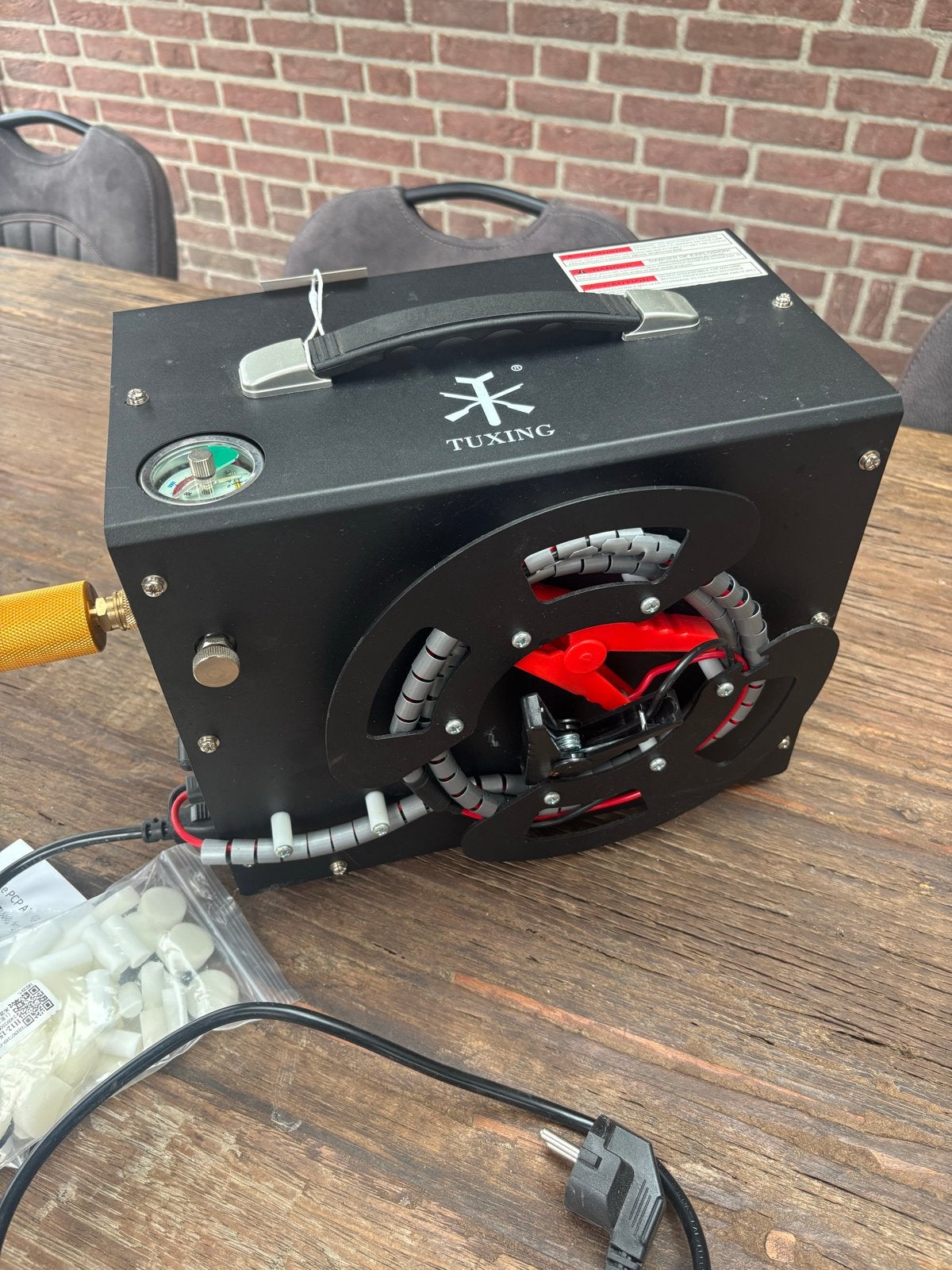 TUXING Draagbare PCP Luchtgeweer Compressor 12V/220V, 10 bar of meer, Ophalen of Verzenden, Zo goed als nieuw, Minder dan 200 liter/min