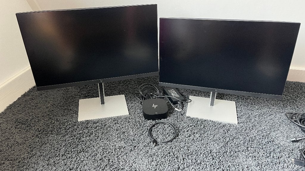 HP Docking Station met 2 monitoren en kabels, Computers en Software, Dockingstations, Ophalen, Zo goed als nieuw, HP, Docking station