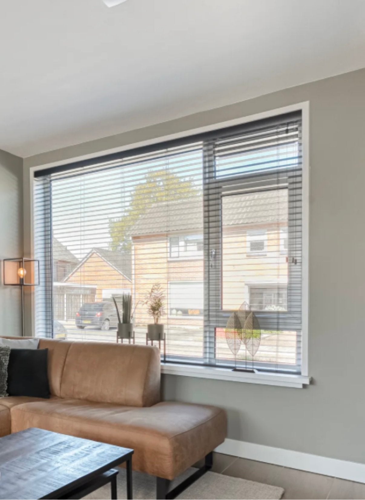 3 zwarte houten jaloezieën van lindehout – 50 mm., Ophalen, Zo goed als nieuw, Zwart, Jaloezie