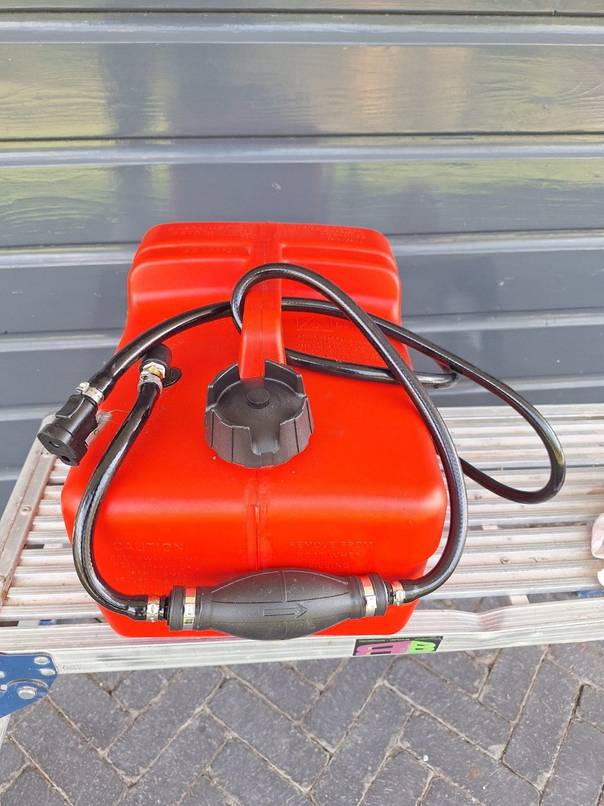 Benzinetank 11.3L met brandstofslang voor buitenboordmotor, Watersport en Boten, Ophalen of Verzenden, Zo goed als nieuw, Motor en Techniek